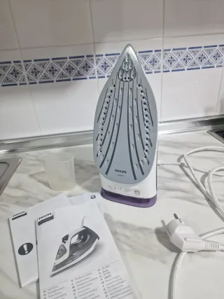 Plancha Philips Morada