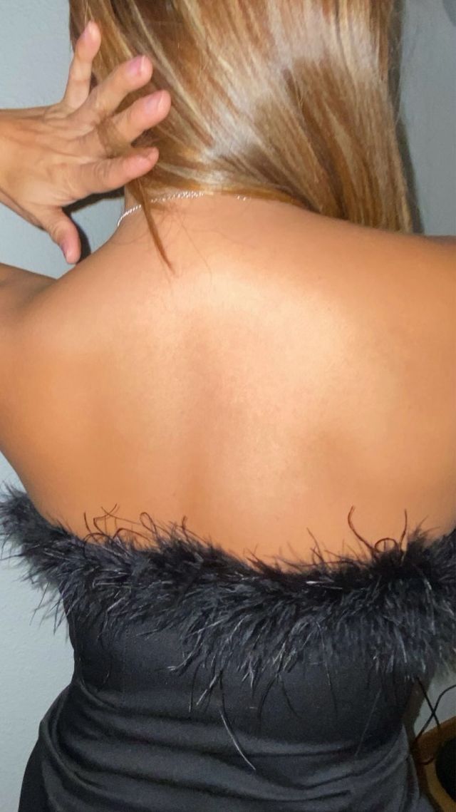 Vestido negro con plumas Talla S