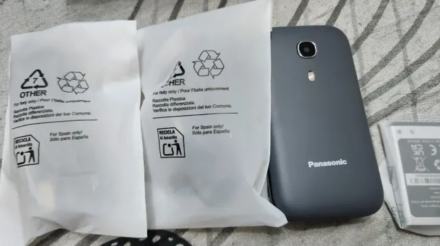 Panasonic KX-TU400 EXG Teléfono Móvil Fácil