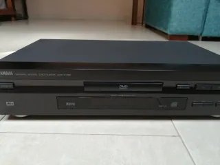Yamaha DVD-S796