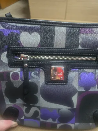 Bolso Tous estampado gris y morado