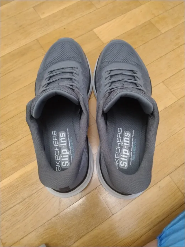 Zapatillas Skechers grises y azules 1 día usado