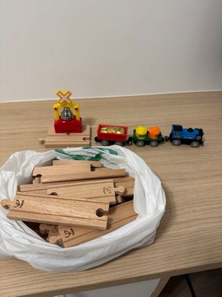 Tren Hape con vagones de carga.