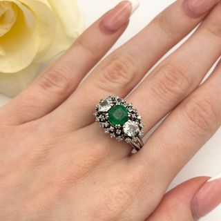 Anillo oro 18kt con esmeralda y diamantes