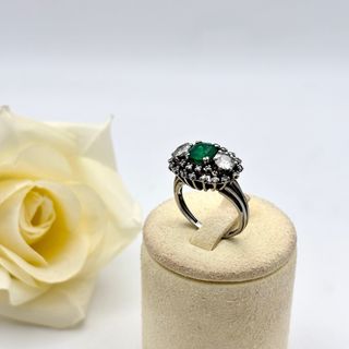 Anillo oro 18kt con esmeralda y diamantes