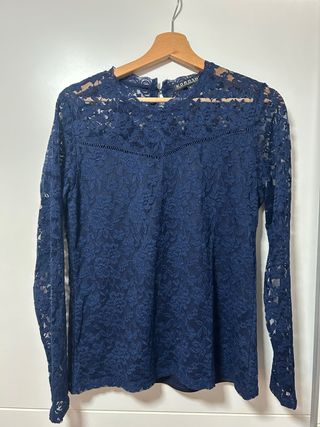 Blusa Koröshi azul encaje manga larga
