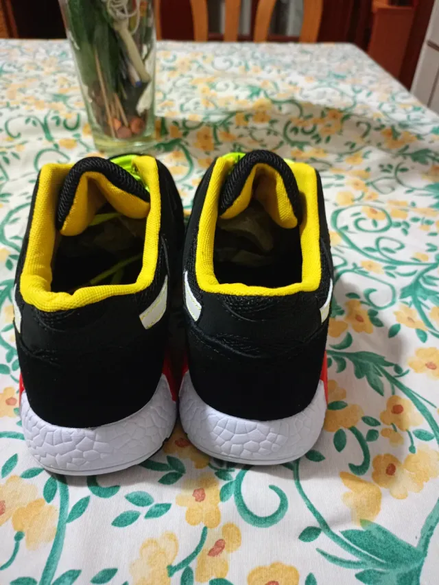 Sneakers di sicurezza