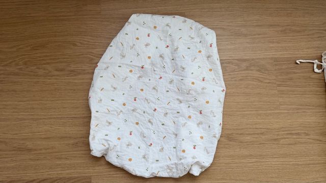 Protector cuna, sábanas y cambiador a juego