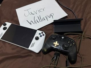 Asus Rog Ally Z1 Extreme + Mando Xbox + Dock