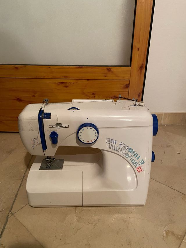 Máquina de coser eléctrica Victoria
