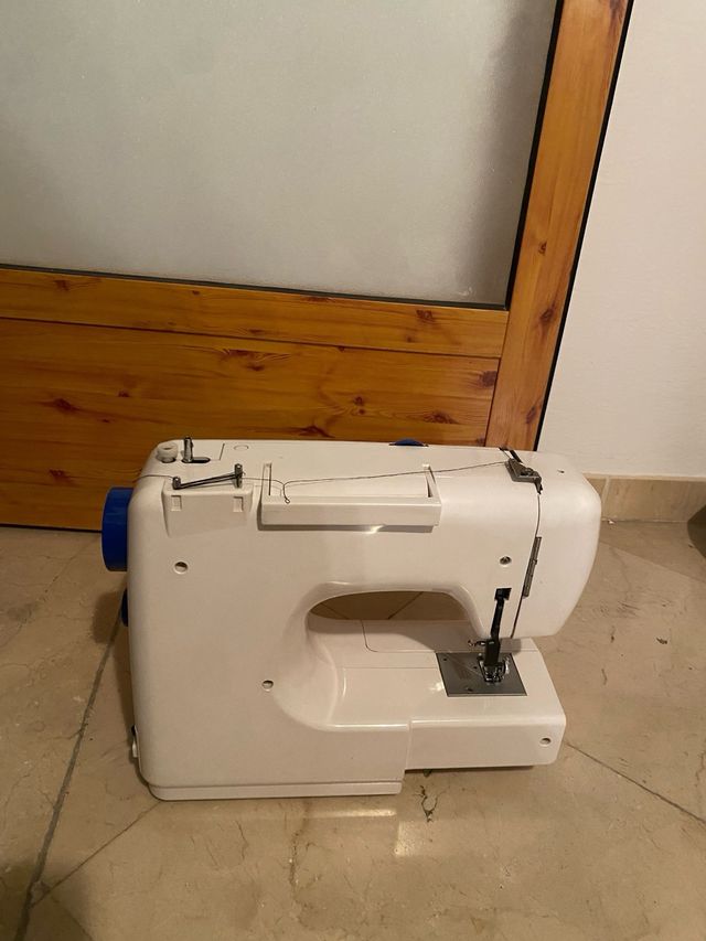 Máquina de coser eléctrica Victoria