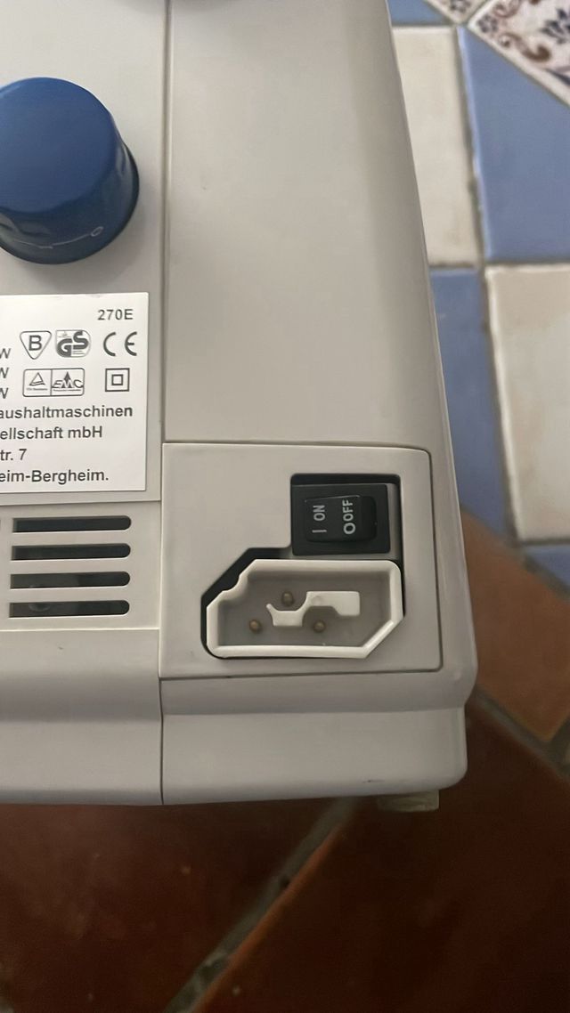 Máquina de coser eléctrica Victoria