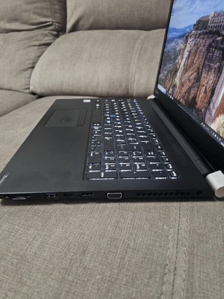 Portátil Toshiba i5 8gen SSD