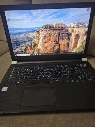 Portátil Toshiba i5 8gen SSD