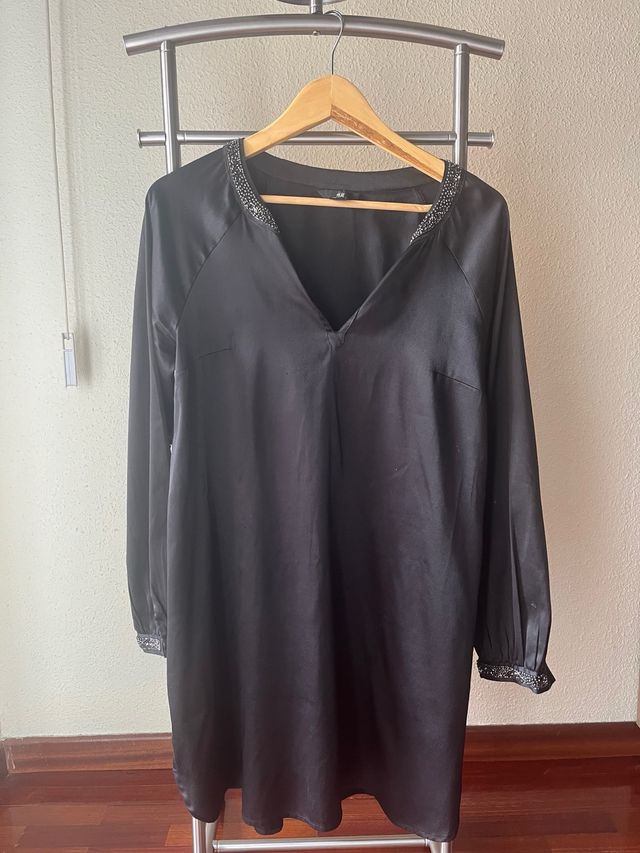 Vestido H&M negro con pedrería