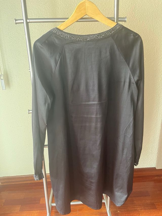 Vestido H&M negro con pedrería
