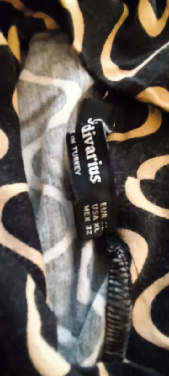 Camiseta estampada cuello alto mujer