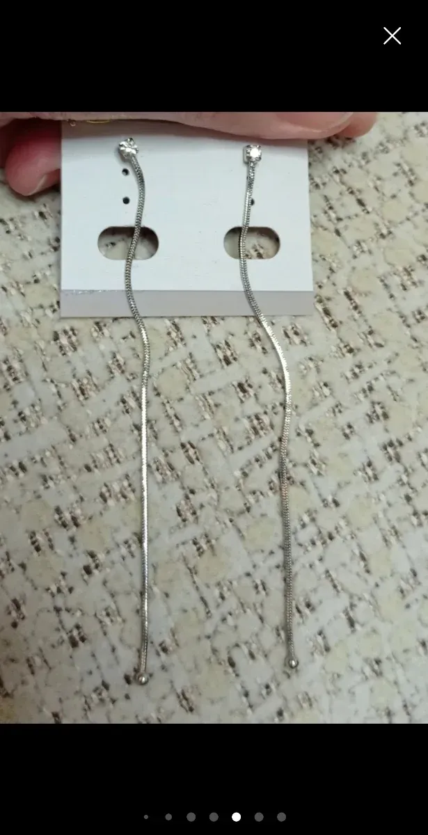 Pendientes largos plateados para fiesta