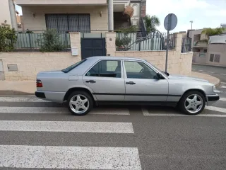 Mercedes-Benz 300 1987