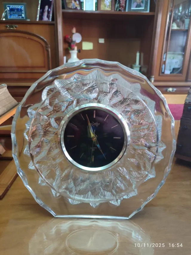 Reloj de mesa Lofty Quartz Hoya