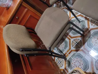 4 Sillas de tela y metal marrones