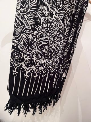 Pareo Negro Estampado Playa