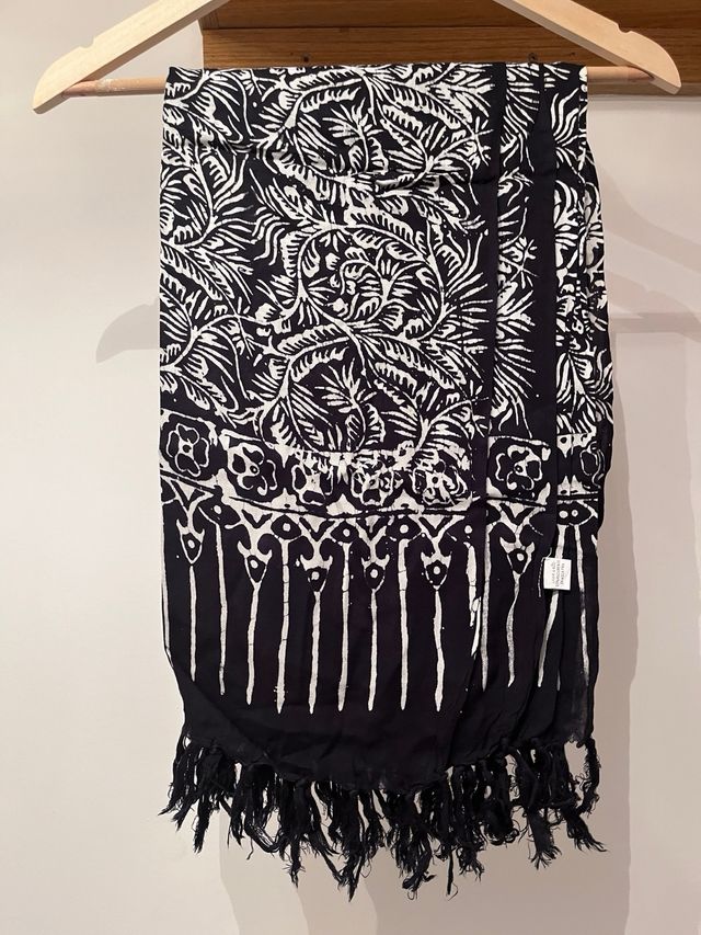 Pareo Negro Estampado Playa