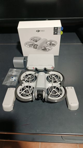 Drone Dji Neo, perfecto estado,4 bat. como nuevo.