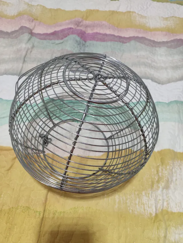 Cesta de metal para huevos