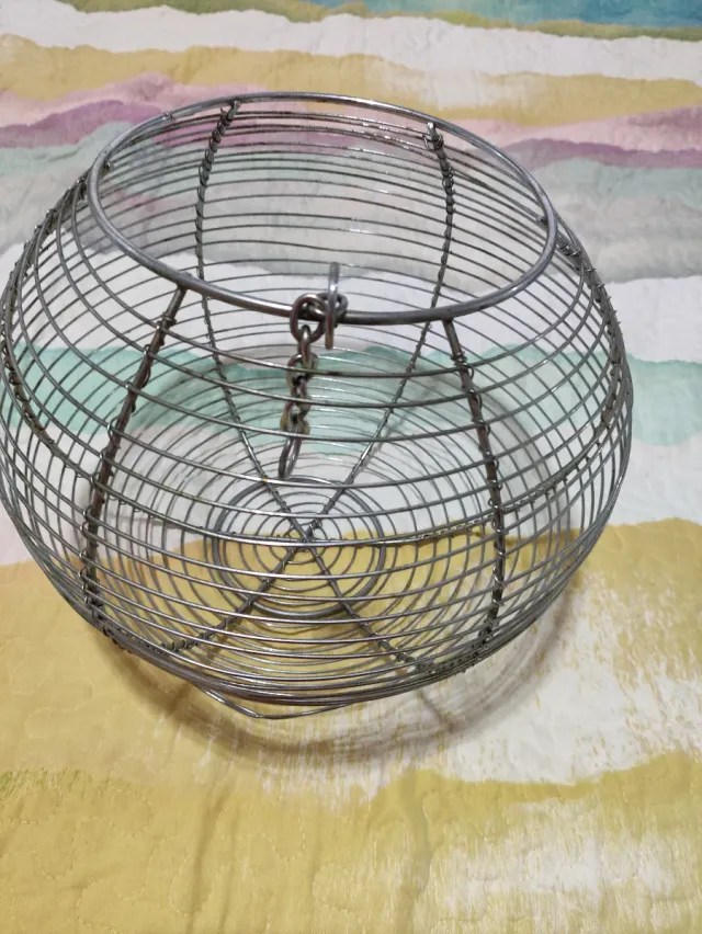 Cesta de metal para huevos