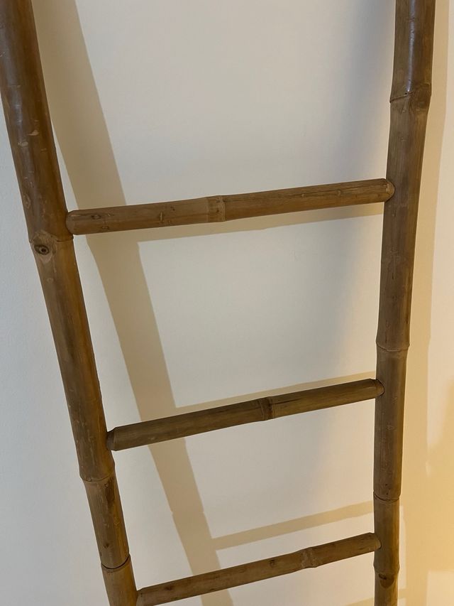 Escalera decorativa de bambú