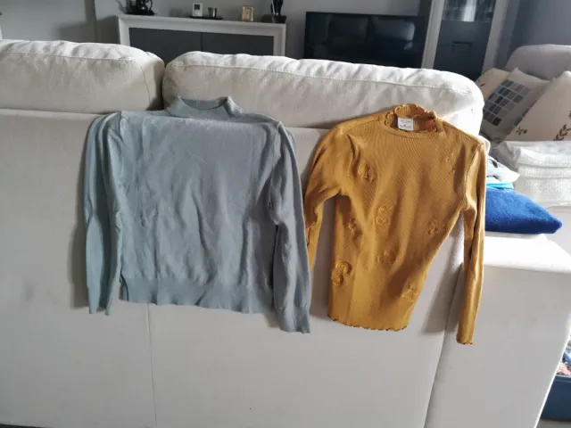 Camiseta niña mostaza con Flores bordadas,