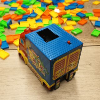 Giocattolo camion domino automatico