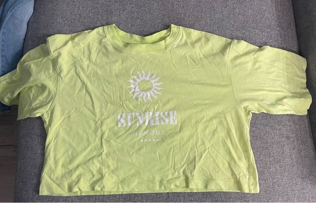 Camiseta Crop Top Sunrise Resort