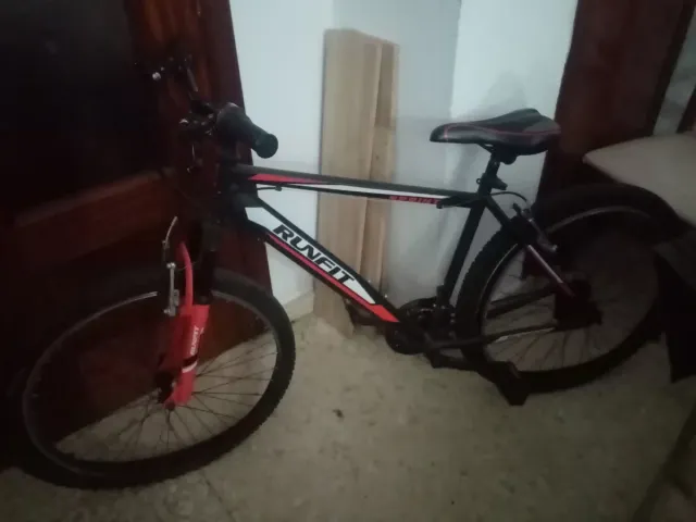 Bicicleta RUNFIT Sprint Negra y Roja