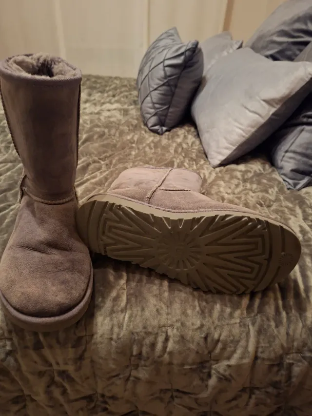 Botas UGG grises talla 38