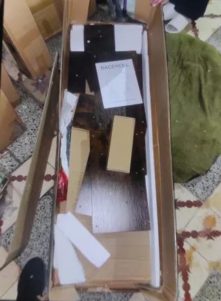 Estantería, con luz LED a estrenar