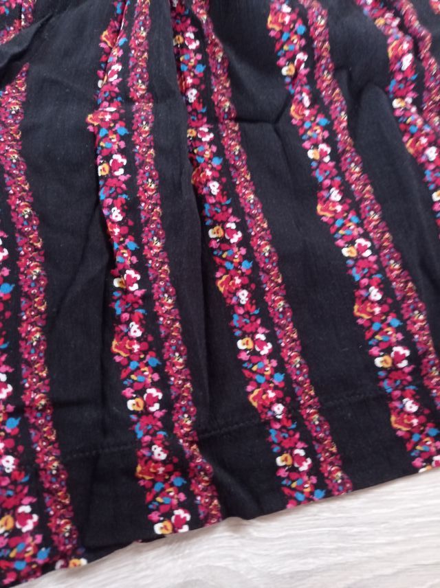 Zara Pantalón Corto Volante T.9 Años Nuevo