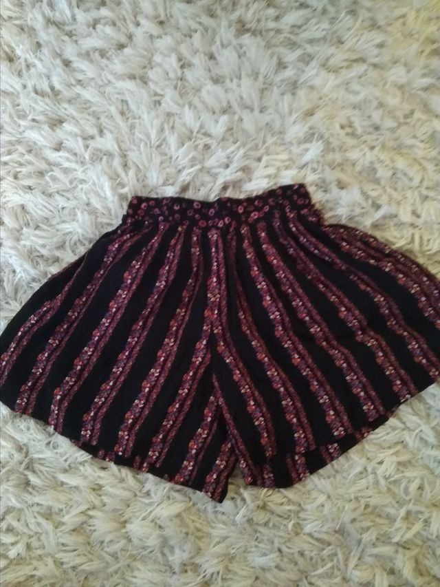 Zara Pantalón Corto Volante T.9 Años Nuevo