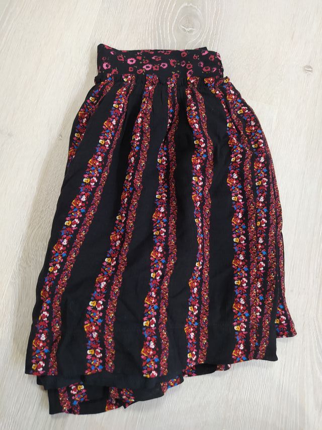 Zara Pantalón Corto Volante T.9 Años Nuevo