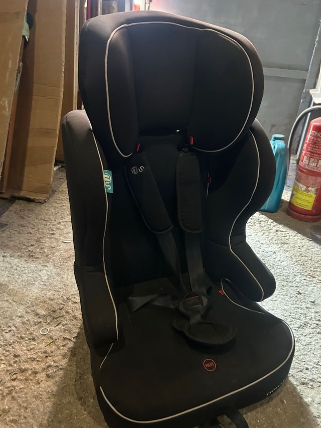 Silla de coche para niños negra