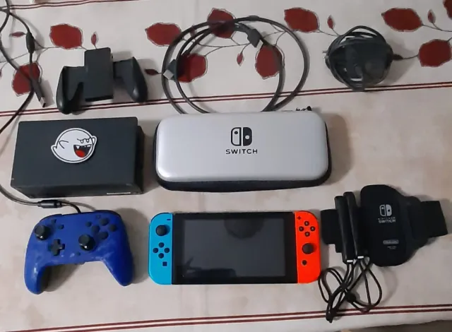 Nintendo Switch con juegos y accesorios