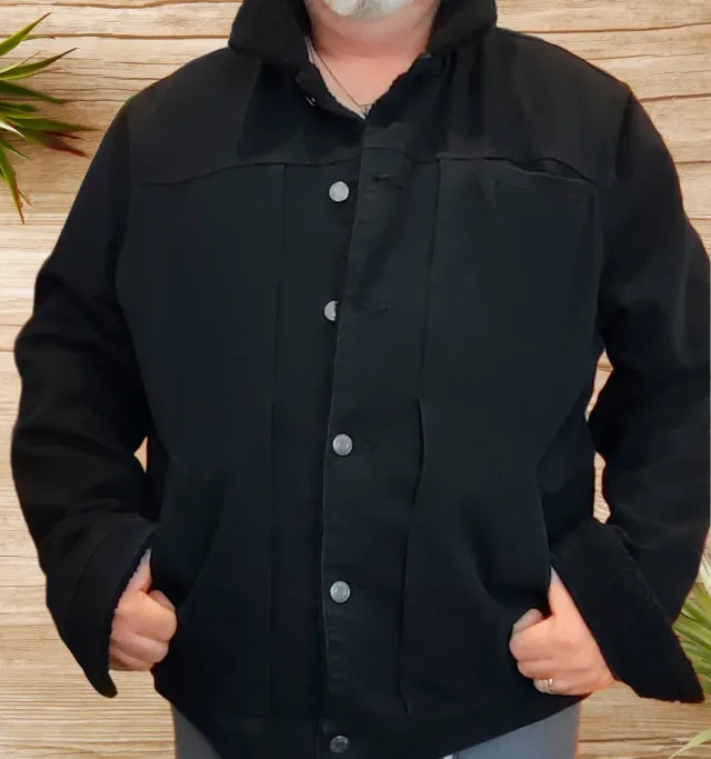Primark XXL Chaqueta Negra vaquera, forrada.