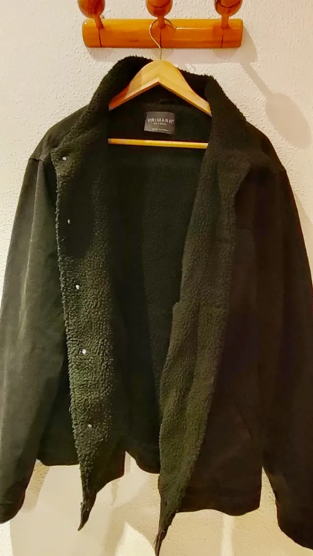Primark XXL Chaqueta Negra vaquera, forrada.