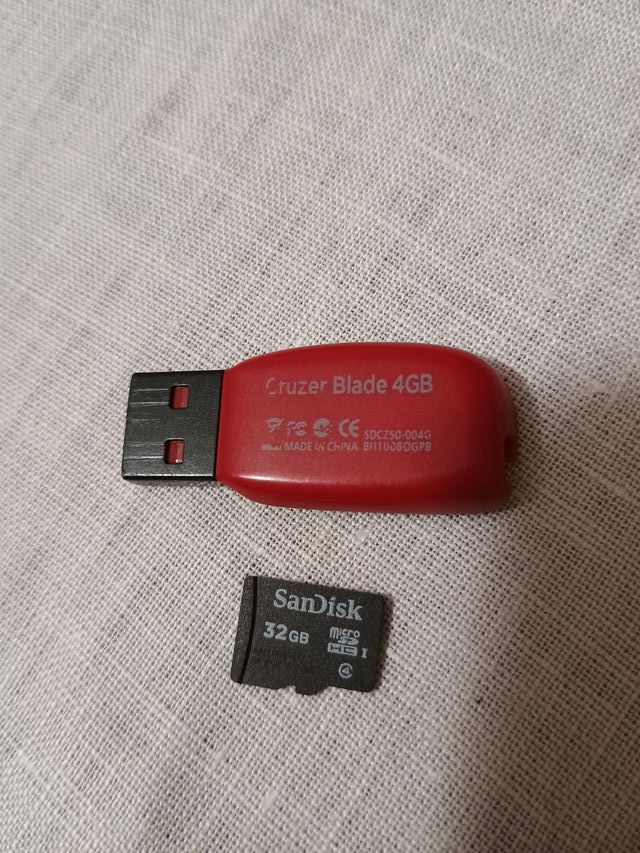 SanDisk MicroSD HC 32GB + Cruzer Blade 4GB