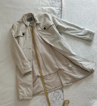 Gabardina beige con cinturón