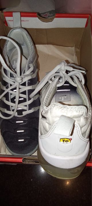 Nike Vapormax Plus Gris y Blanco