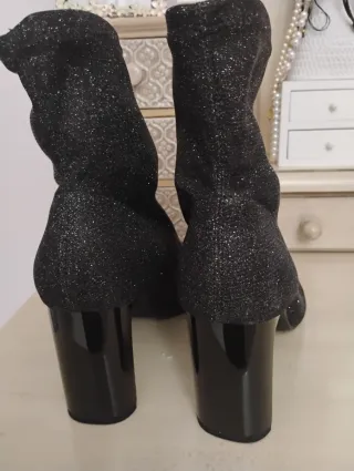 Botines mujer brillo negro y plata,