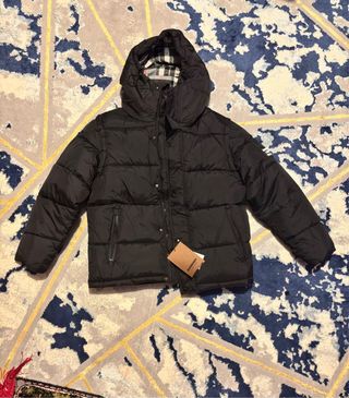 Chaqueta Burberry Negra con Capucha