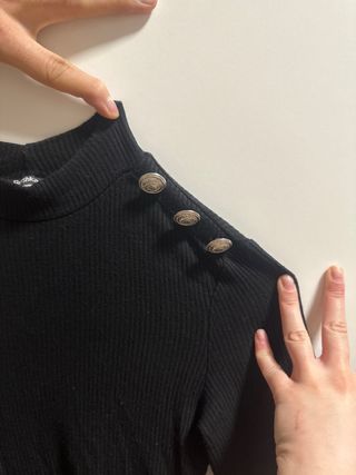 Bershka Camiseta Manga Larga Negra Botones